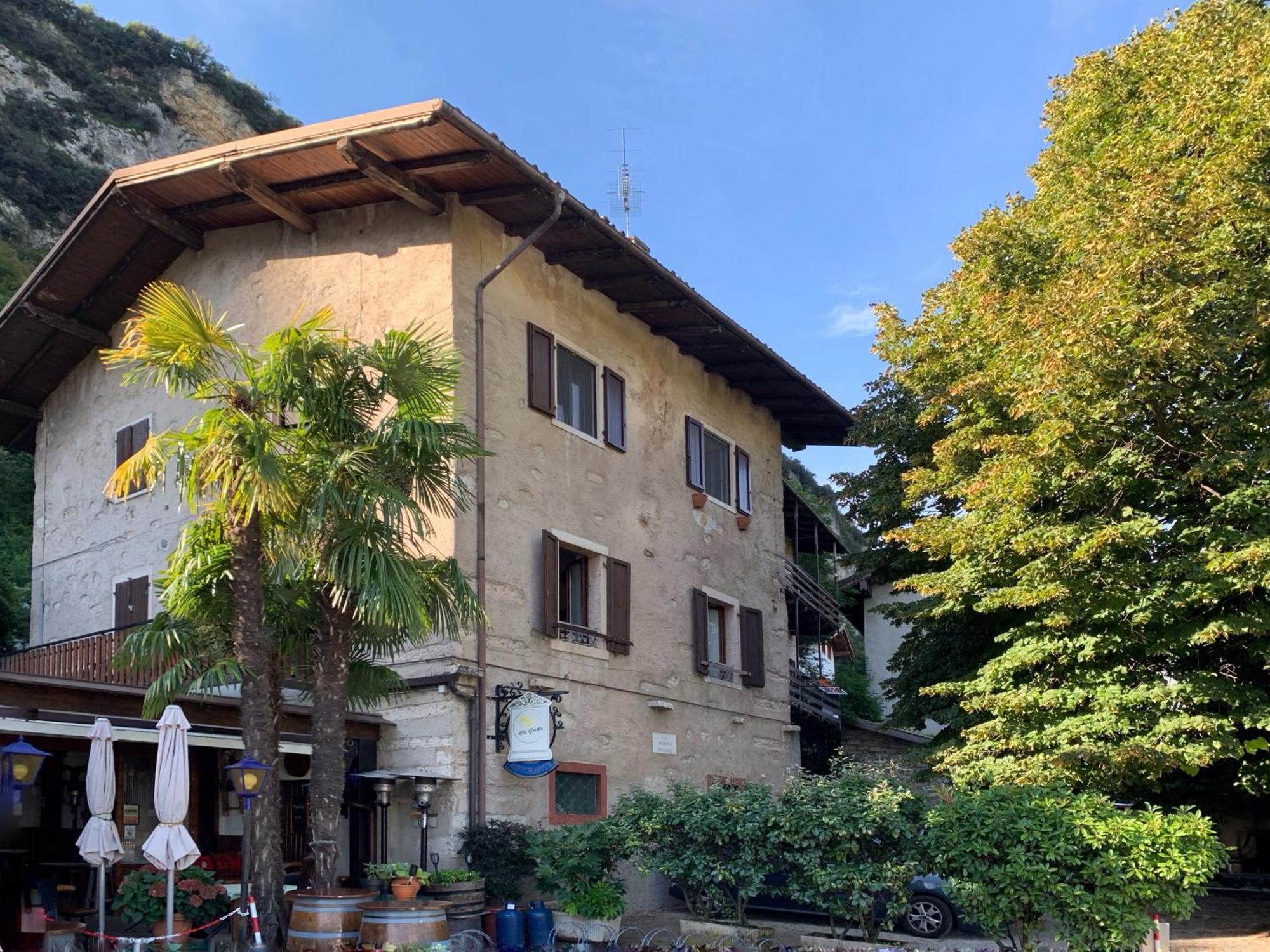 G-House Modernes Apartment Mit Tollem Ausblick Riva del Garda Ngoại thất bức ảnh