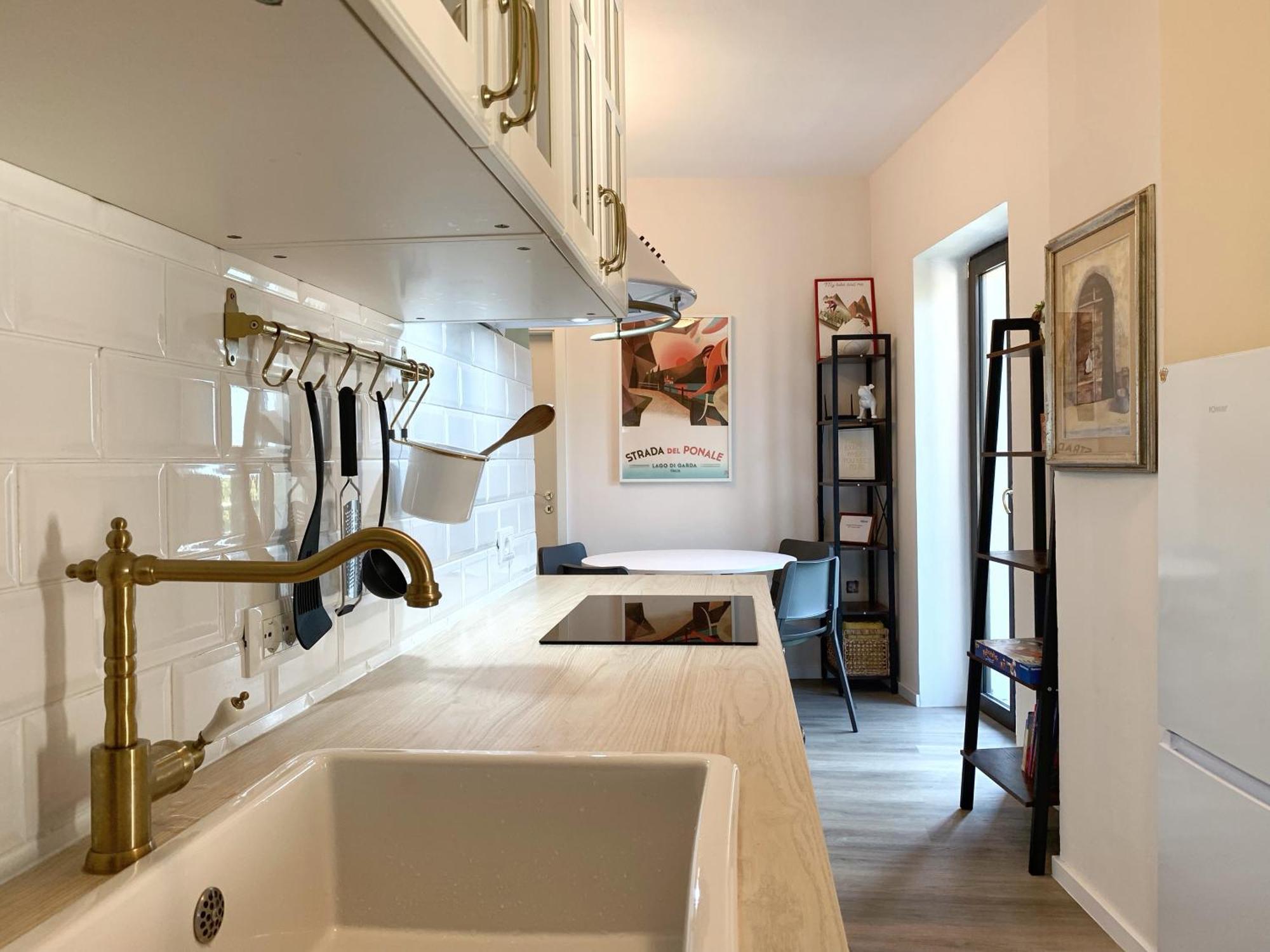 G-House Modernes Apartment Mit Tollem Ausblick Riva del Garda Ngoại thất bức ảnh