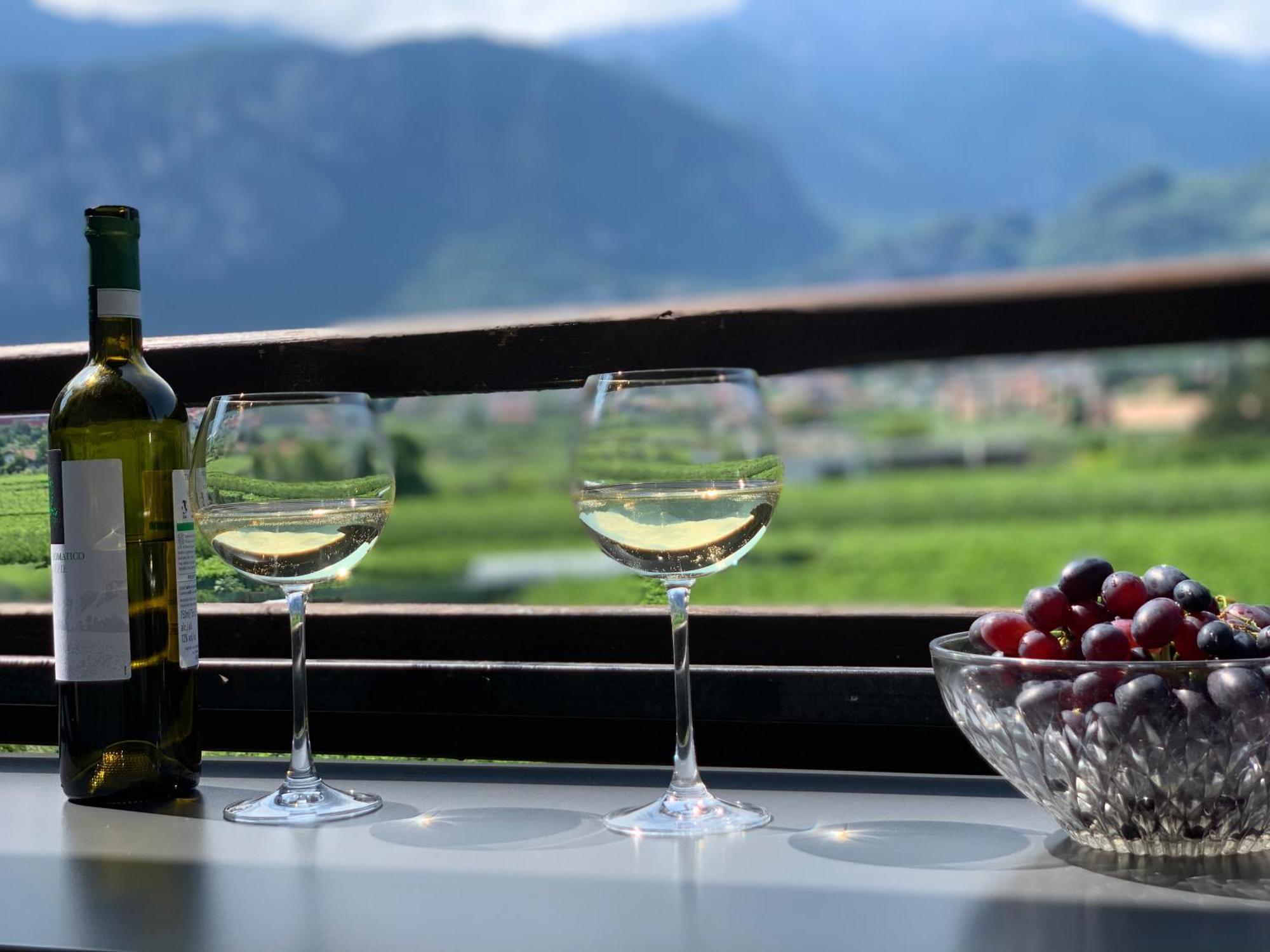 G-House Modernes Apartment Mit Tollem Ausblick Riva del Garda Ngoại thất bức ảnh